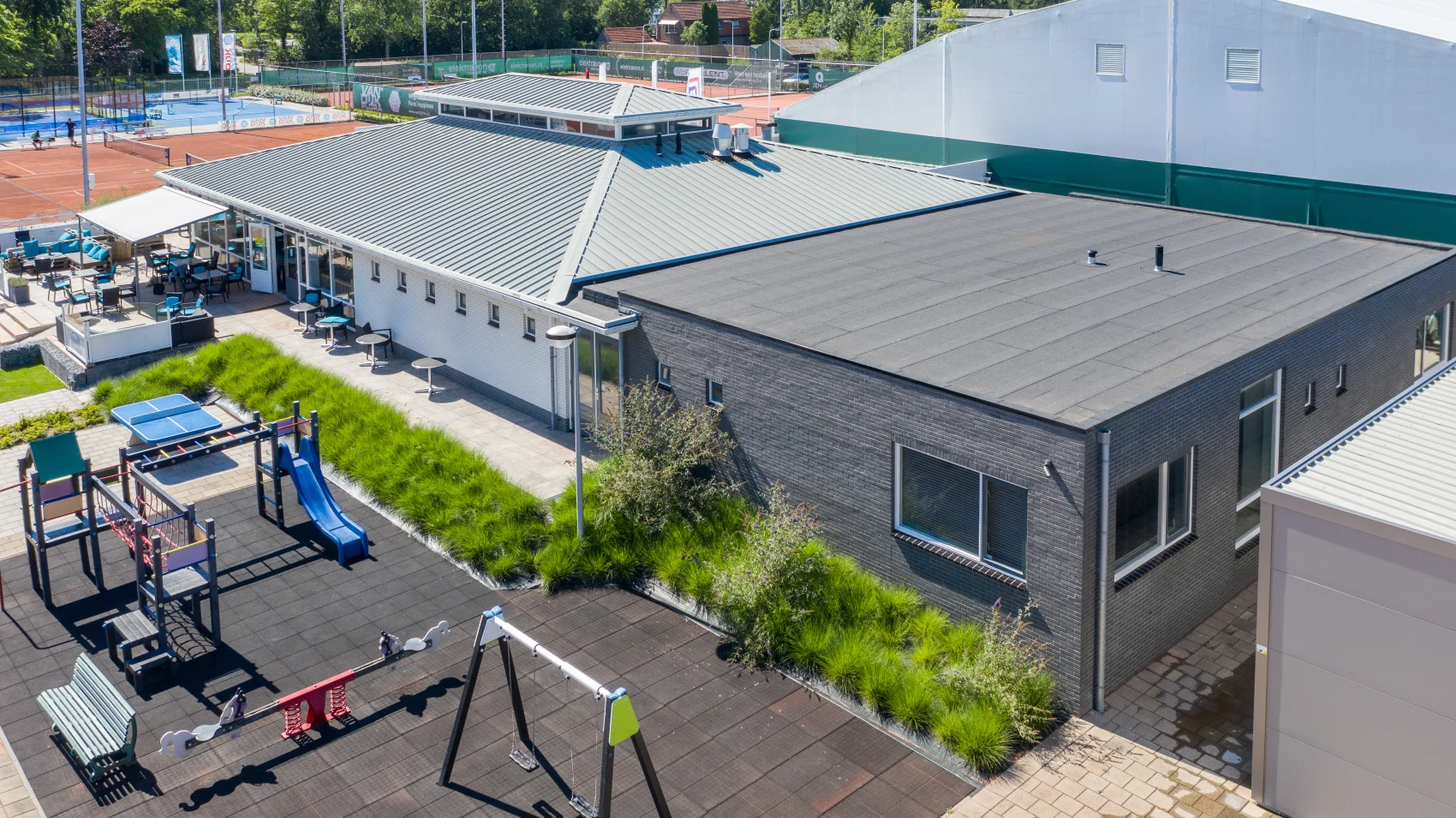Vernieuwing en uitbreiding tennisvereniging