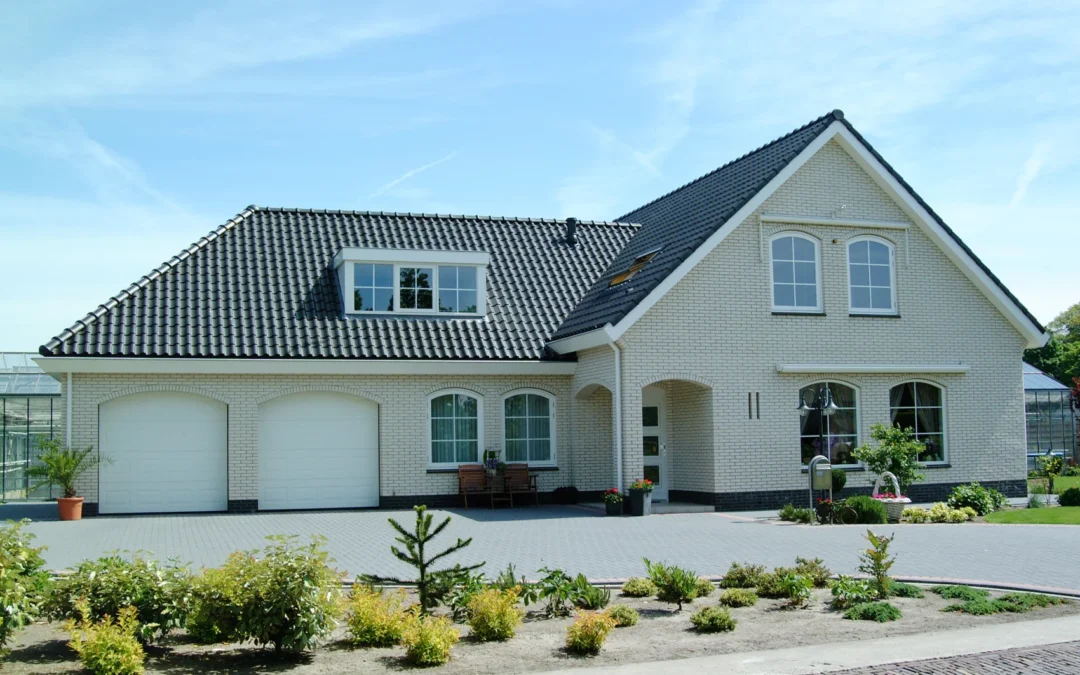 Vrijstaande woning met dubbele garage
