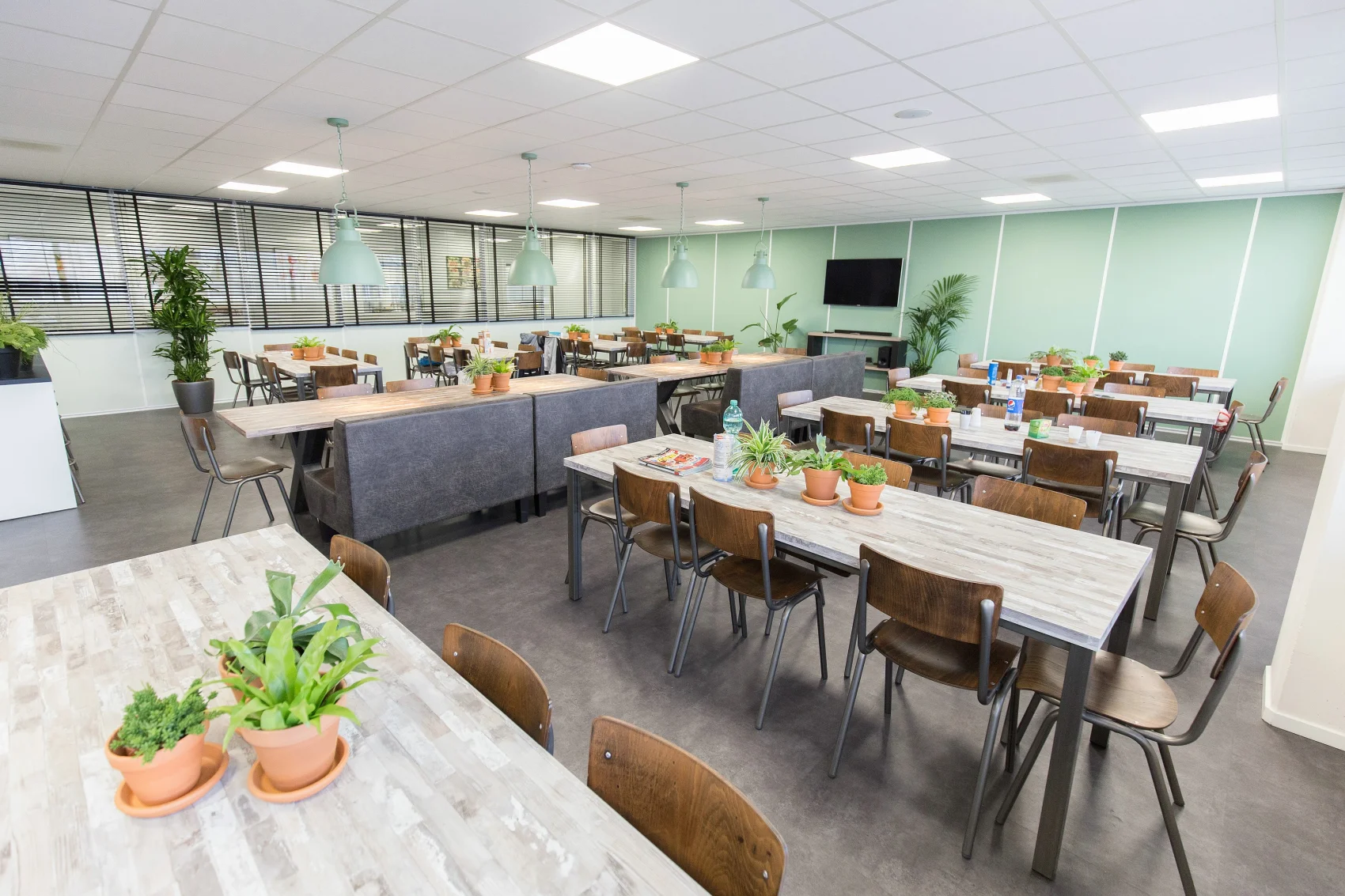 Transformatie verdieping tot kantoorruimte