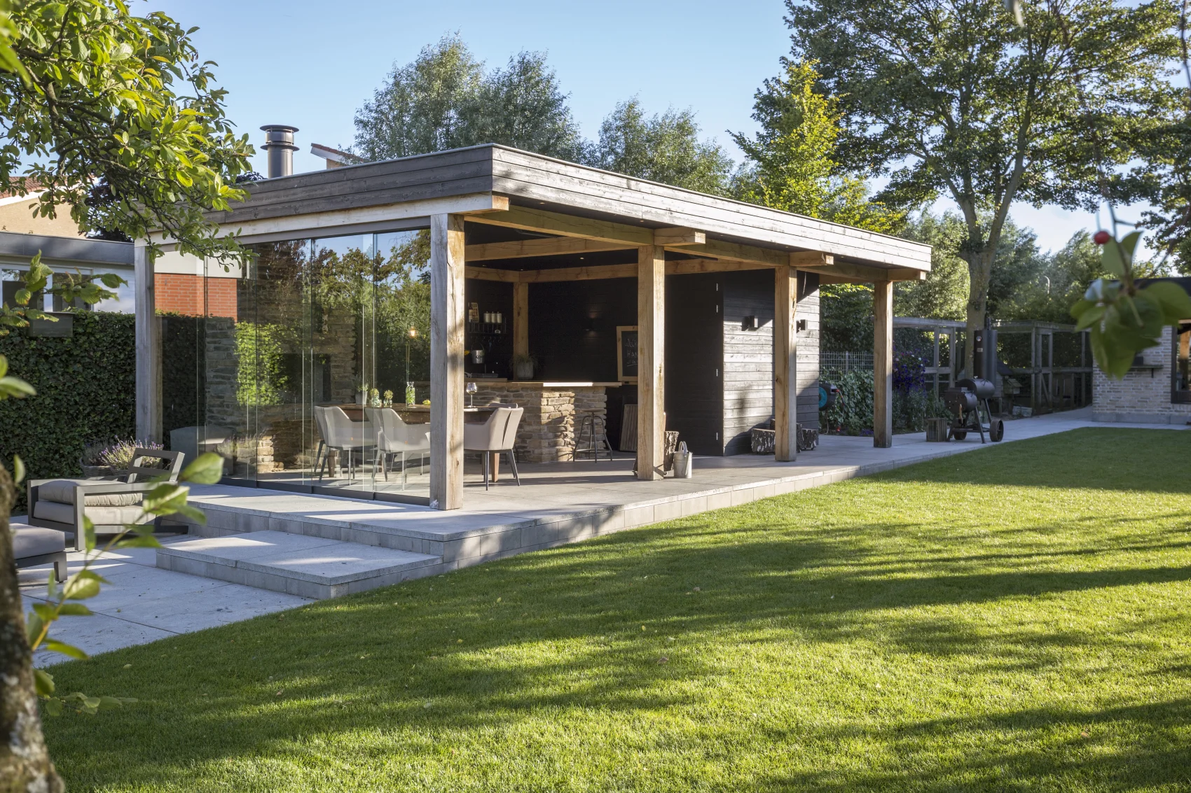 Eikenhouten tuinhuis