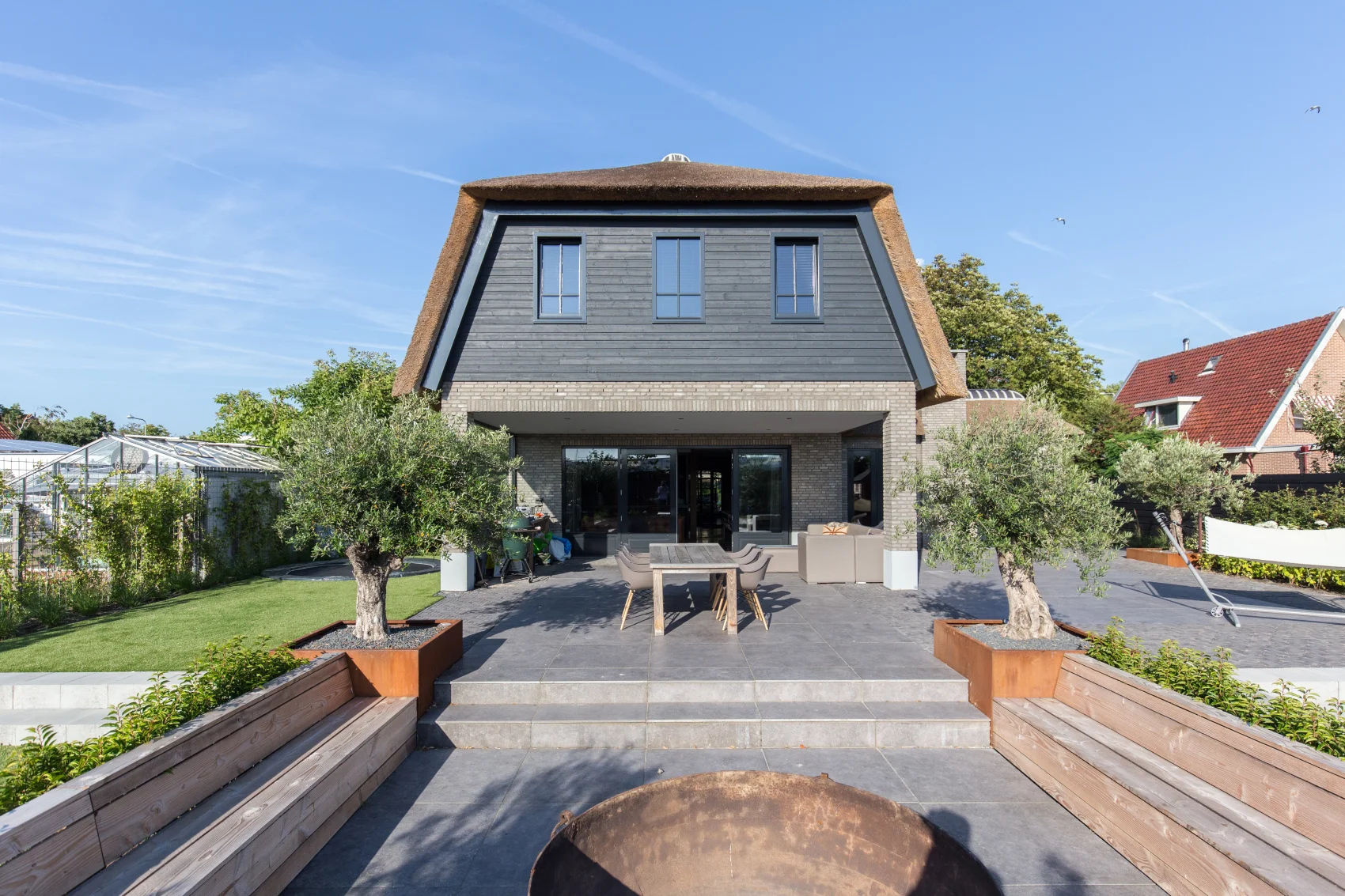 Vrijstaande woning met rieten kap