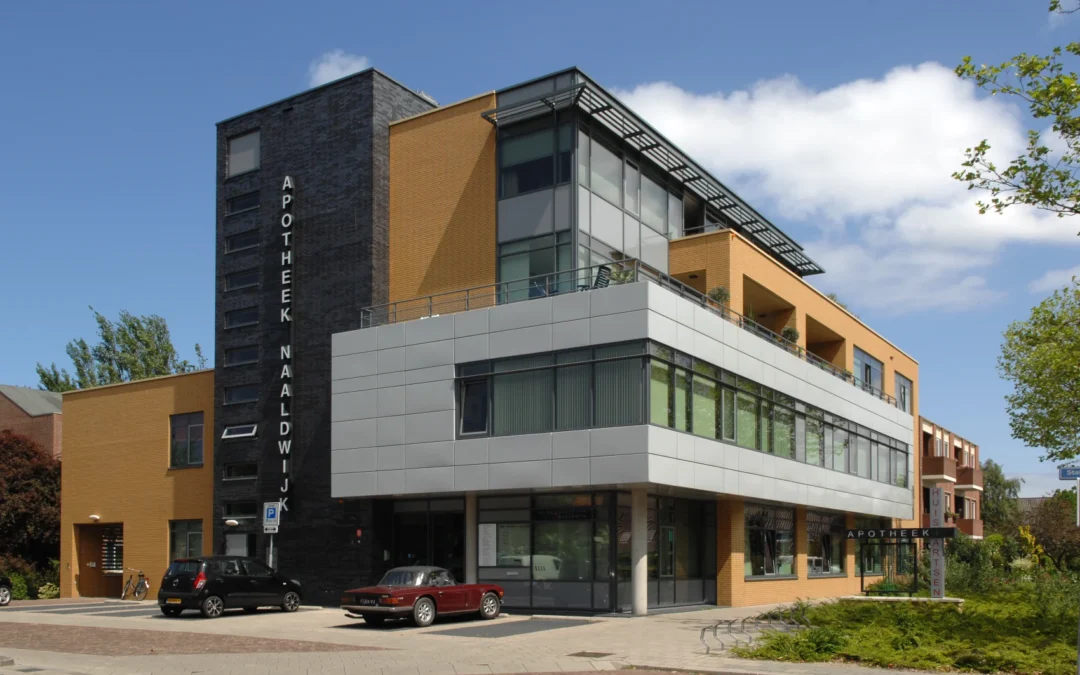 Nieuwbouw met apotheek en huisartspraktijk