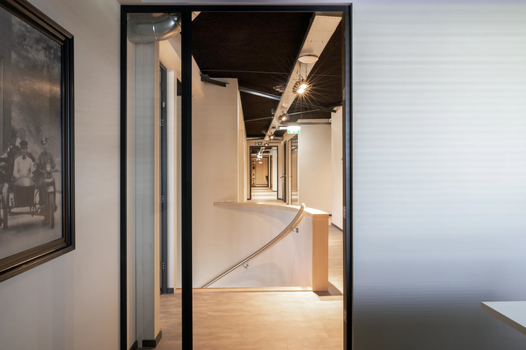 Uitbreiding kantoorgebouw met veel natuurlijk licht