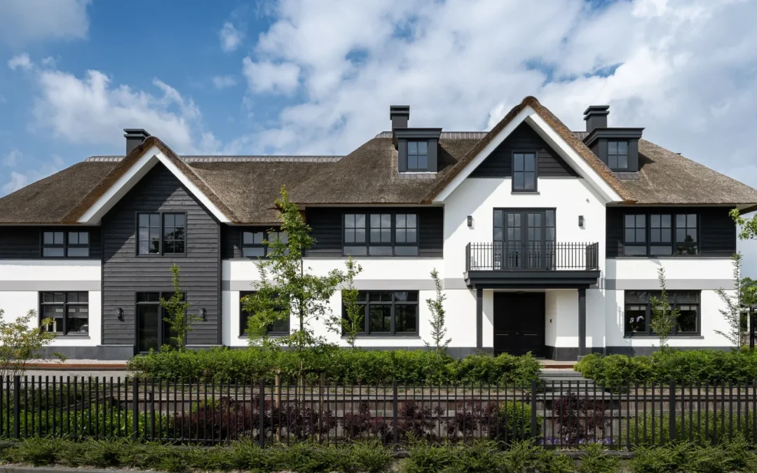 Rietgedekte villa